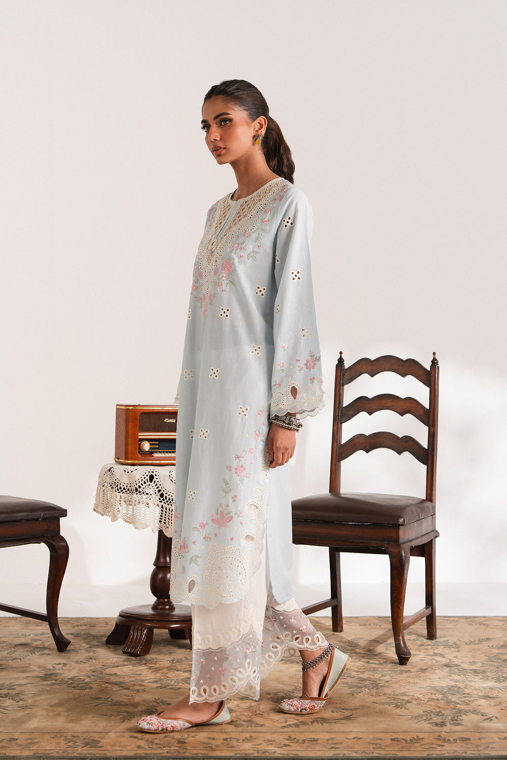 ETHNC WOMEN EMBROIDERED SUIT