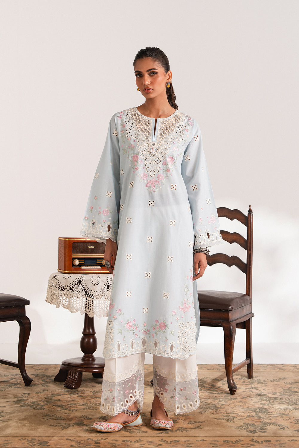 ETHNC WOMEN EMBROIDERED SUIT