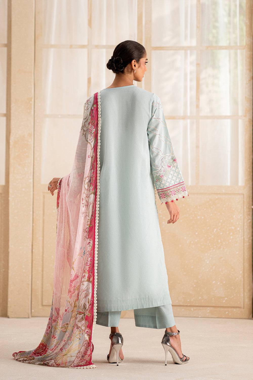 ETHNC WOMEN EMBROIDERED LAWN SUIT