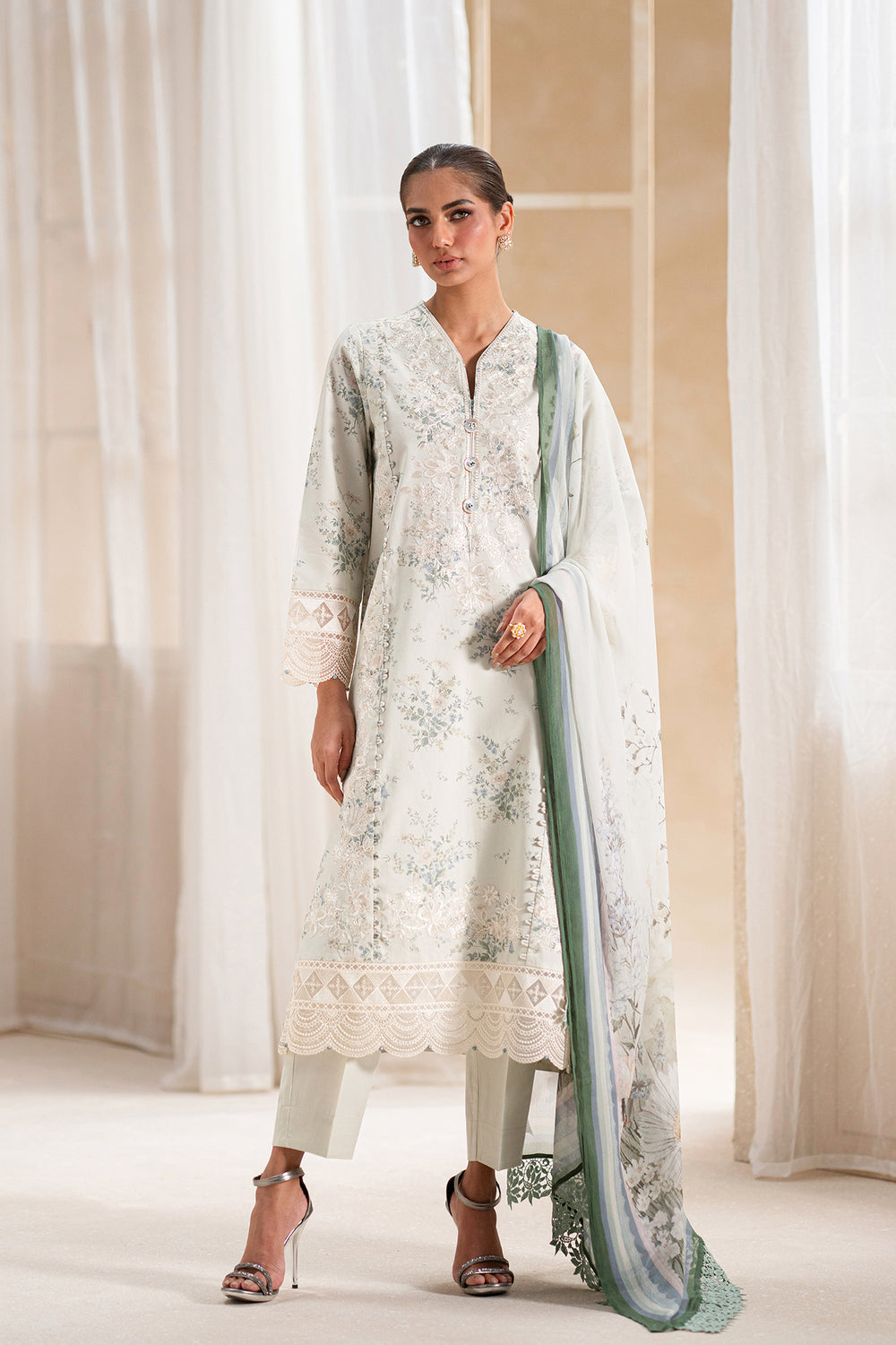 ETHNC WOMEN EMBROIDERED LAWN SUIT