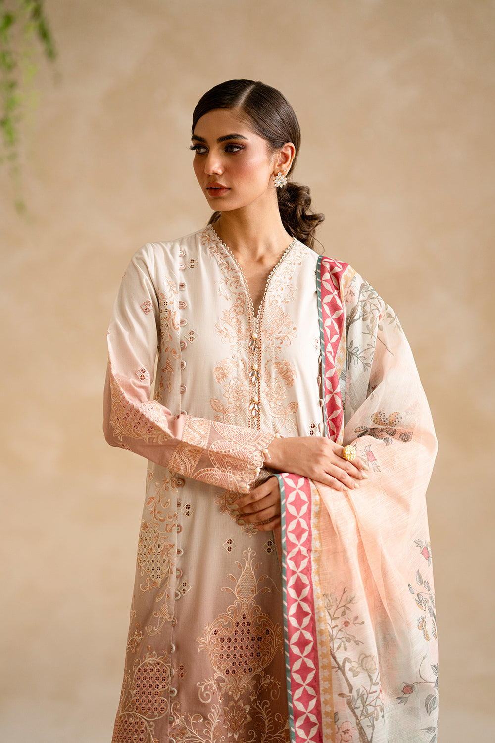 ETHNC WOMEN EMBROIDERED LAWN SUIT