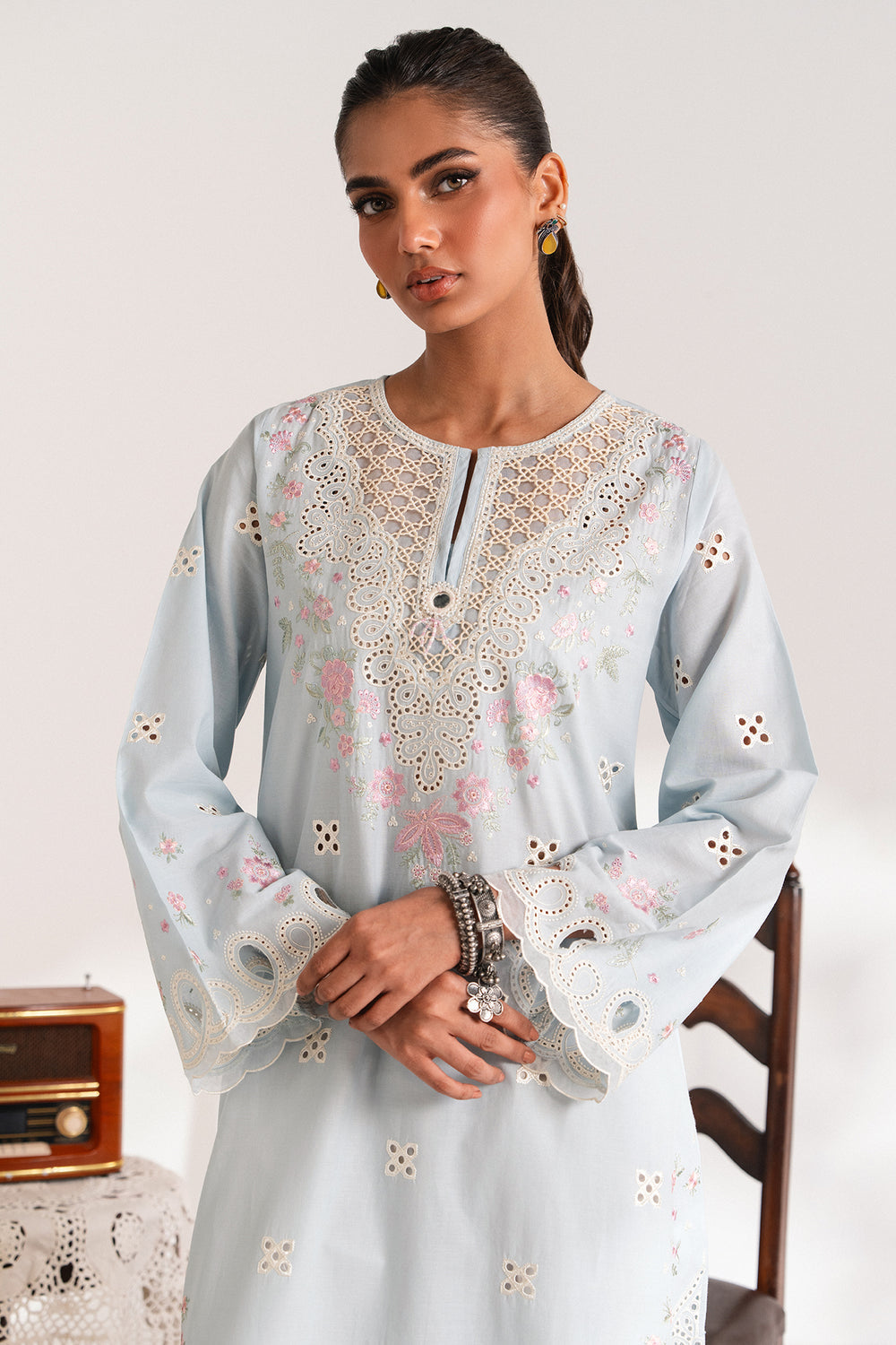 ETHNC WOMEN EMBROIDERED SUIT
