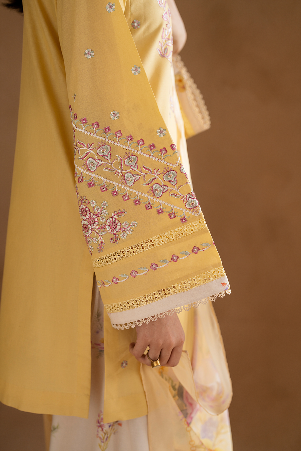 IZNIK UE-473 EMBROIDERED LAWN