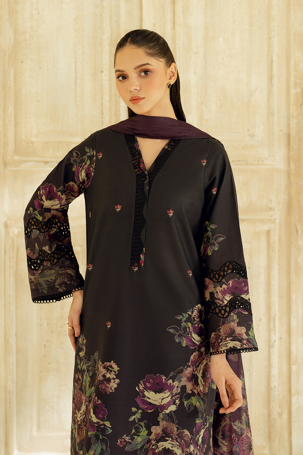 IZNIK UE-449 PRINTED LAWN
