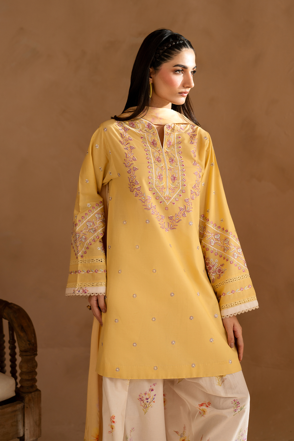 IZNIK UE-473 EMBROIDERED LAWN