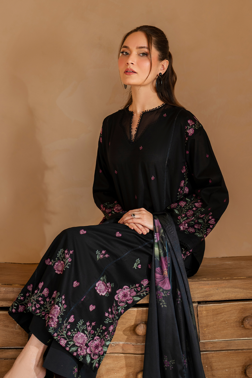 IZNIK UE-477 EMBROIDERED LAWN