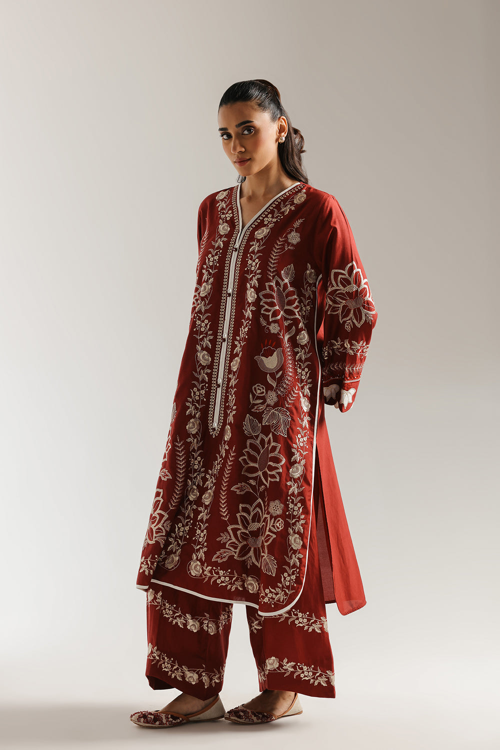 ETHNC WOMEN EMBROIDERED SUIT