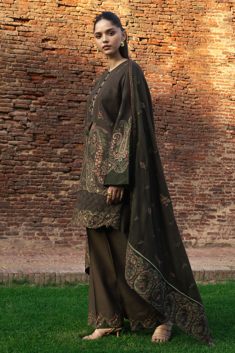 ZARA SHAHJAHAN ZOHREH-D5