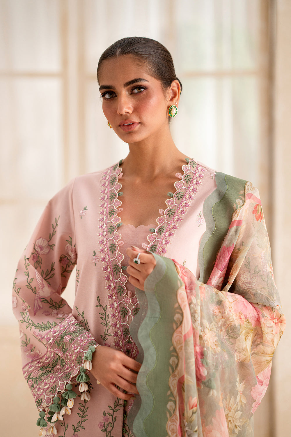 ETHNC WOMEN EMBROIDERED LAWN SUIT