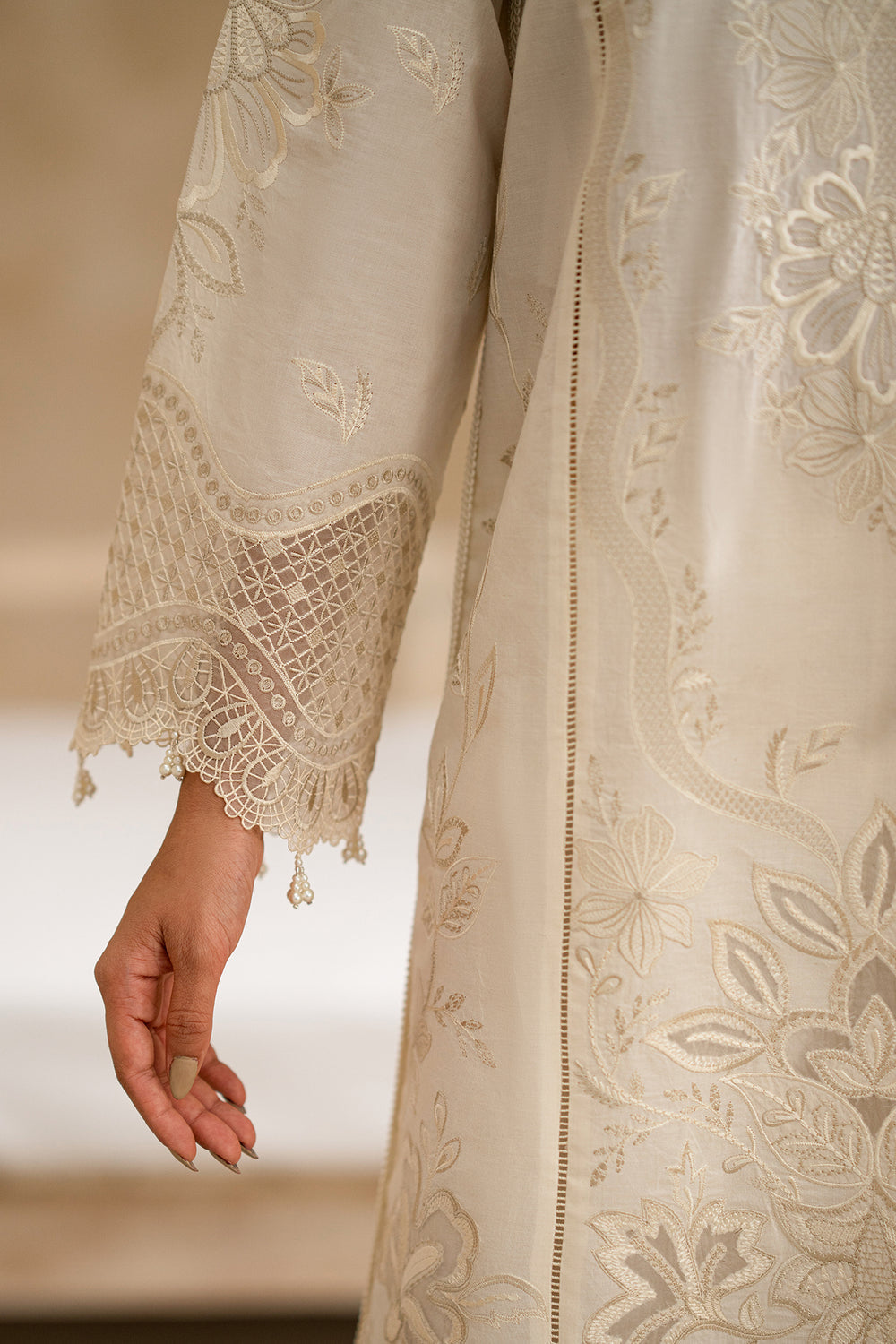 ETHNC WOMEN EMBROIDERED LAWN SUIT