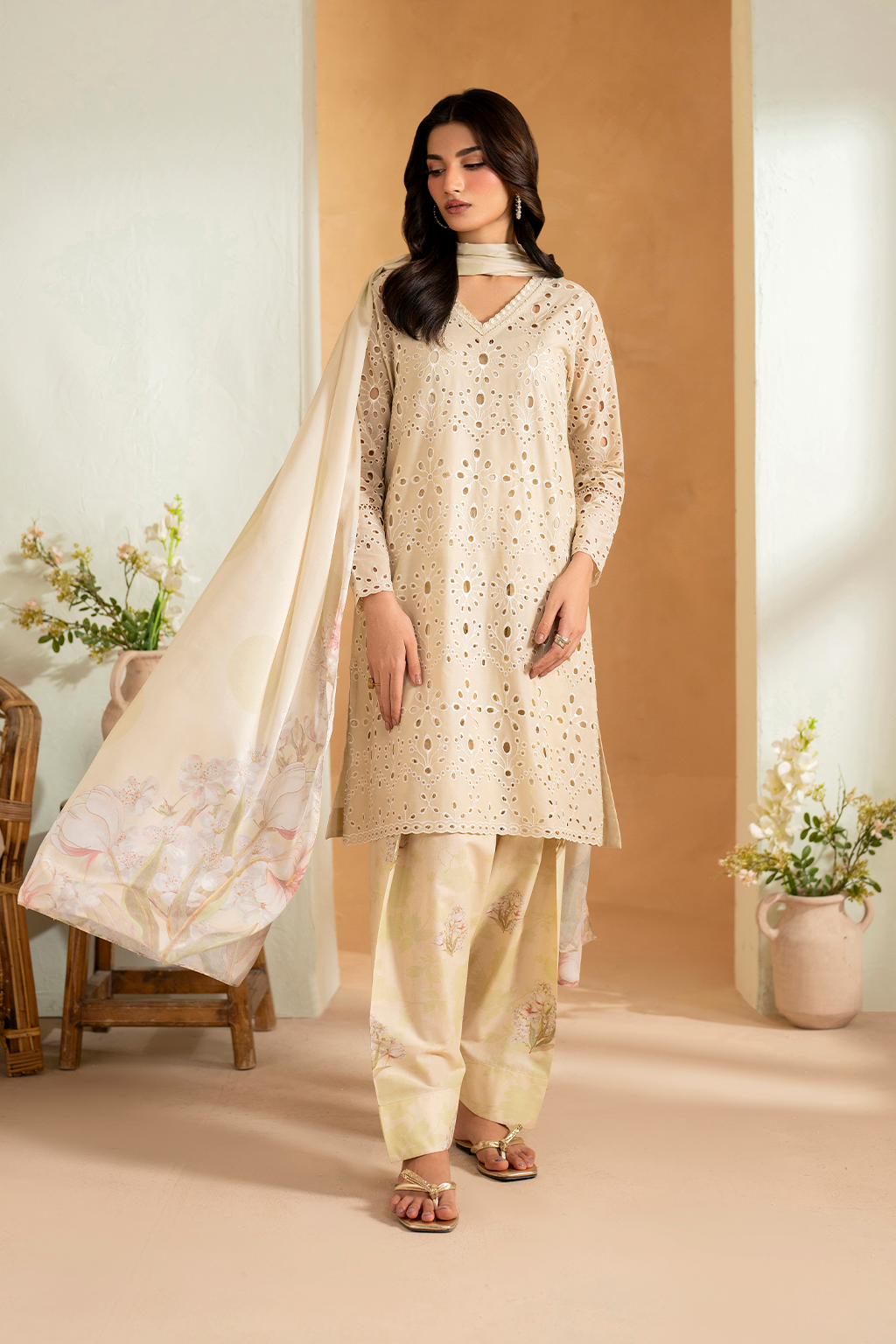 IZNIK UE-471 EMBROIDERED LAWN