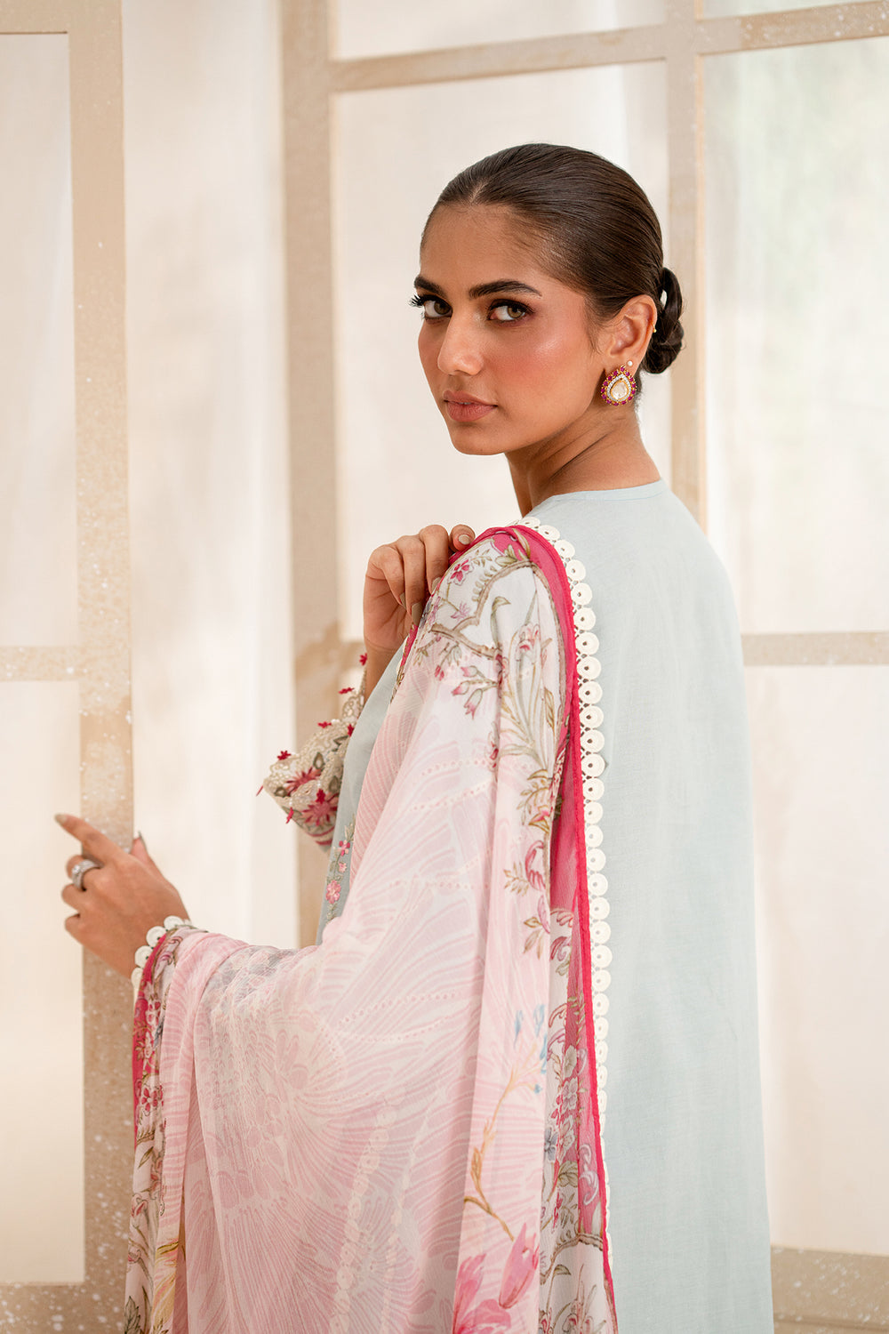 ETHNC WOMEN EMBROIDERED LAWN SUIT