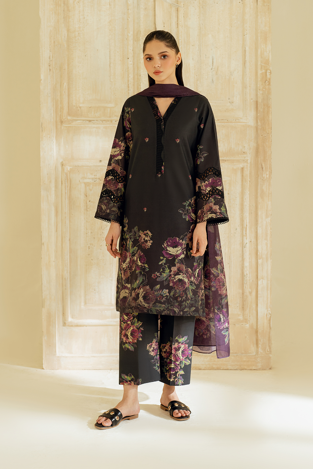 IZNIK UE-449 PRINTED LAWN