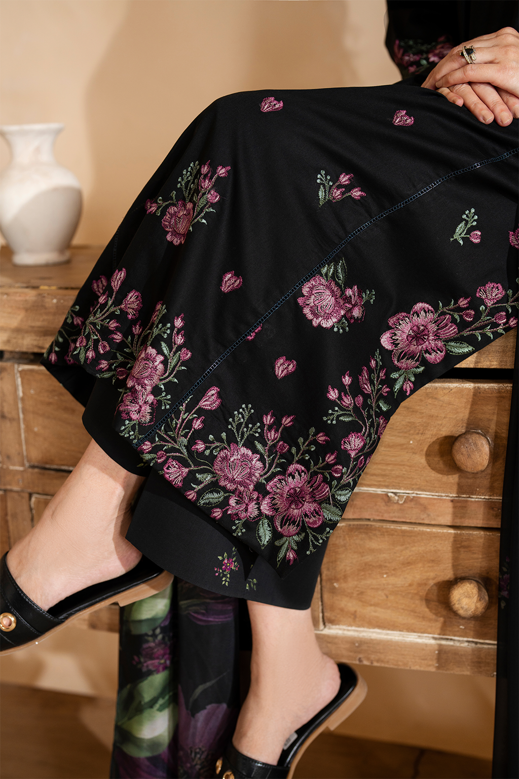 IZNIK UE-477 EMBROIDERED LAWN