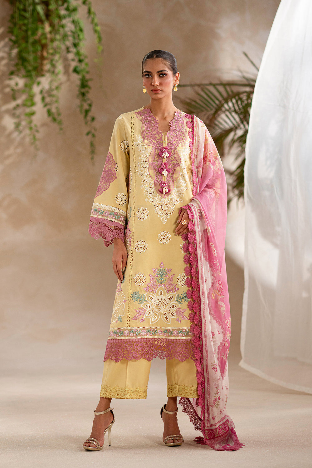 ETHNC WOMEN EMBROIDERED LAWN SUIT