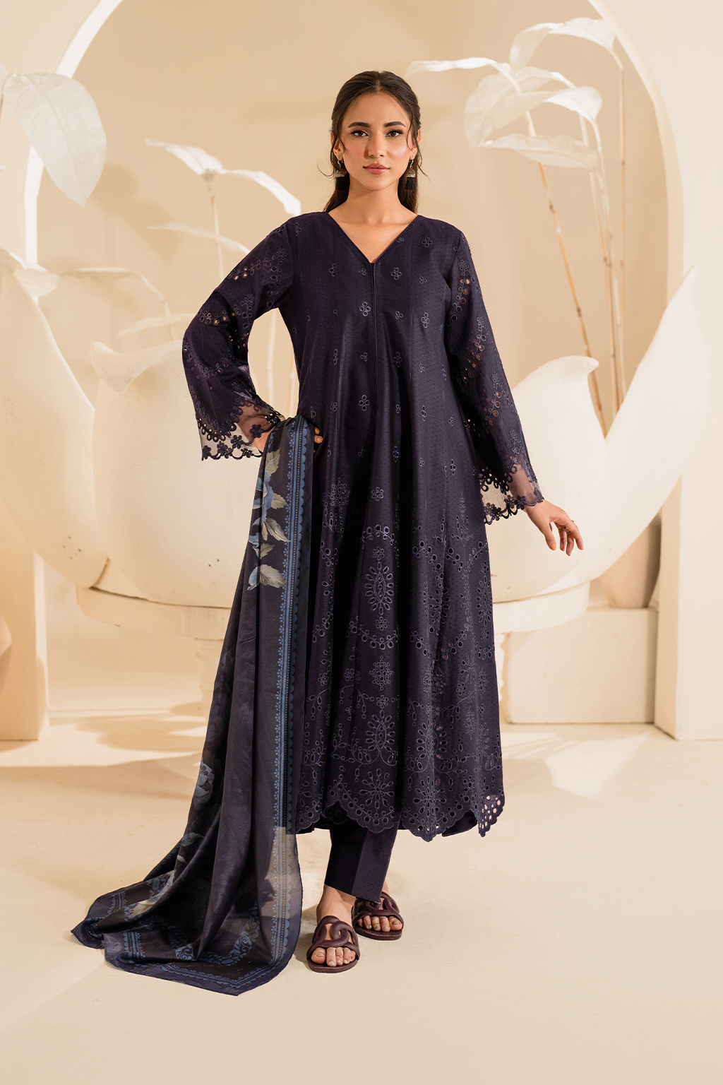 IZNIK UE-427 EMBROIDERED TEXTURED LAWN