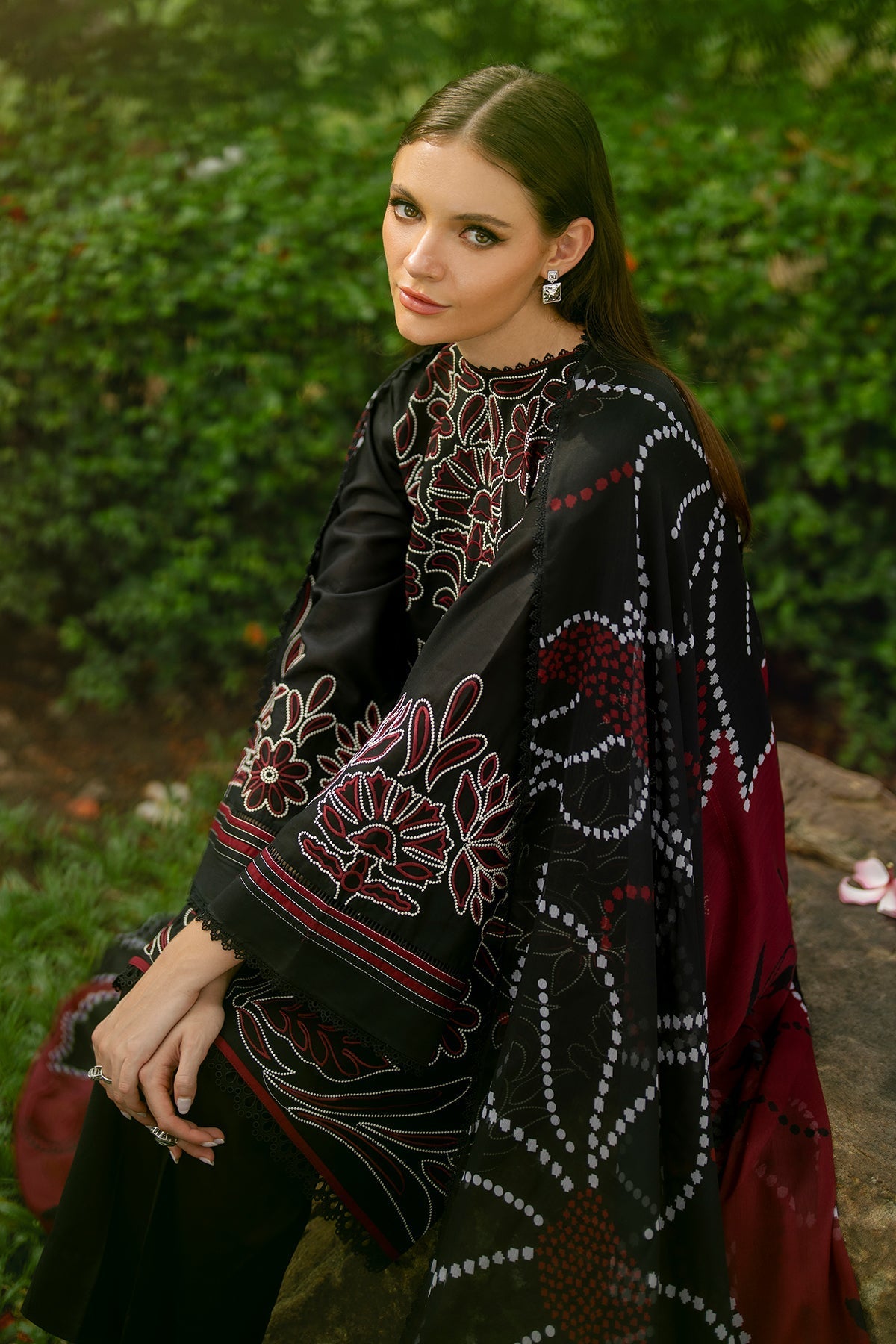 EMBROIDERED LAWN UF-4200