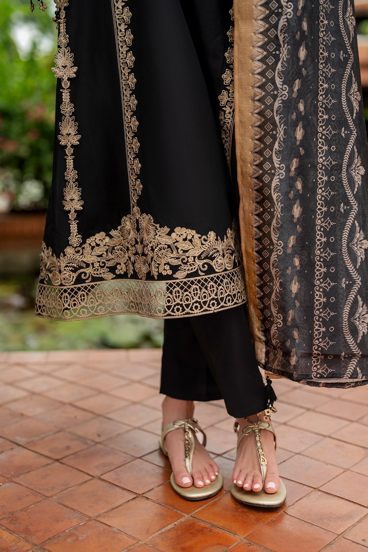 EMBROIDERED LAWN UF-4201