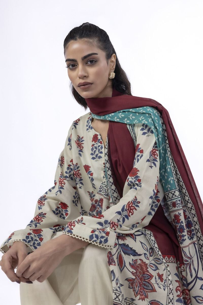 Printed | Lawn
Fabrics 3 Piece