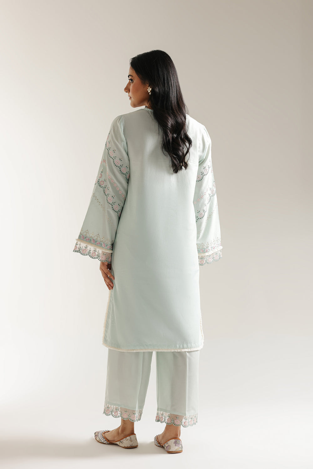 ETHNC WOMEN EMBROIDERED SUIT