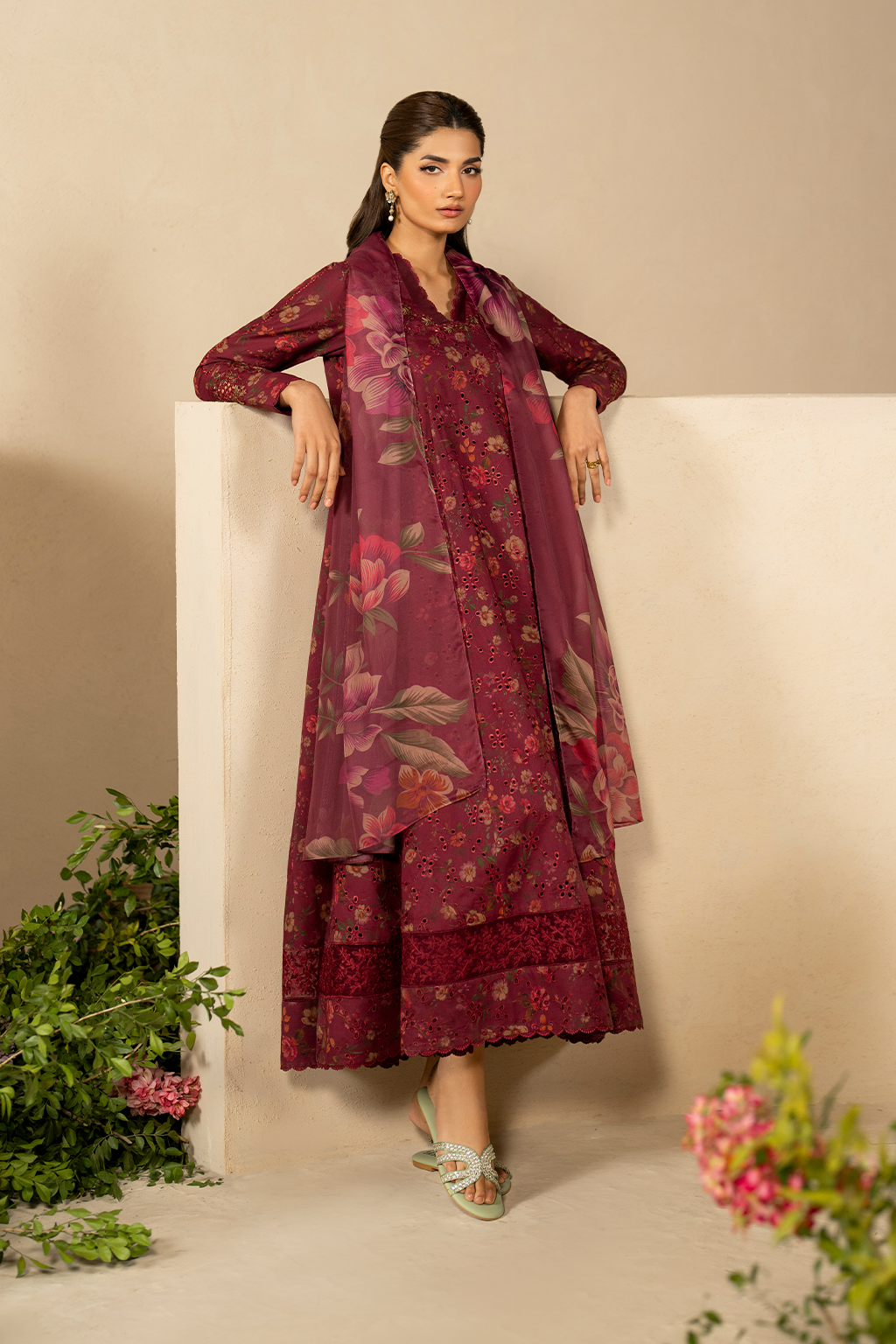 IZNIK EFL-10 EMBROIDERED LAWN