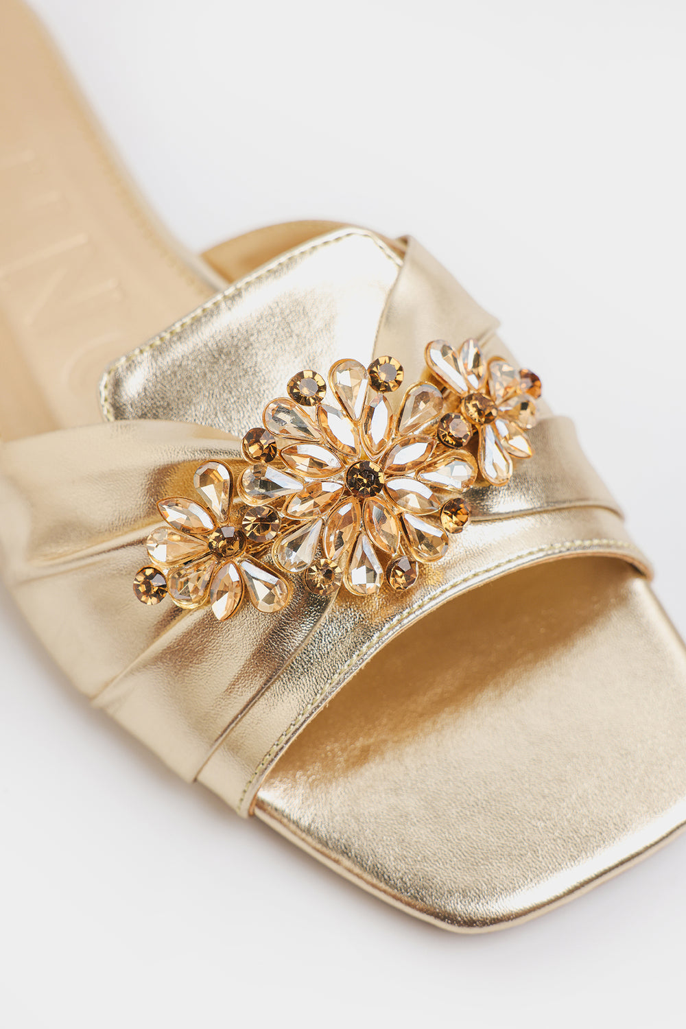 SANDAL