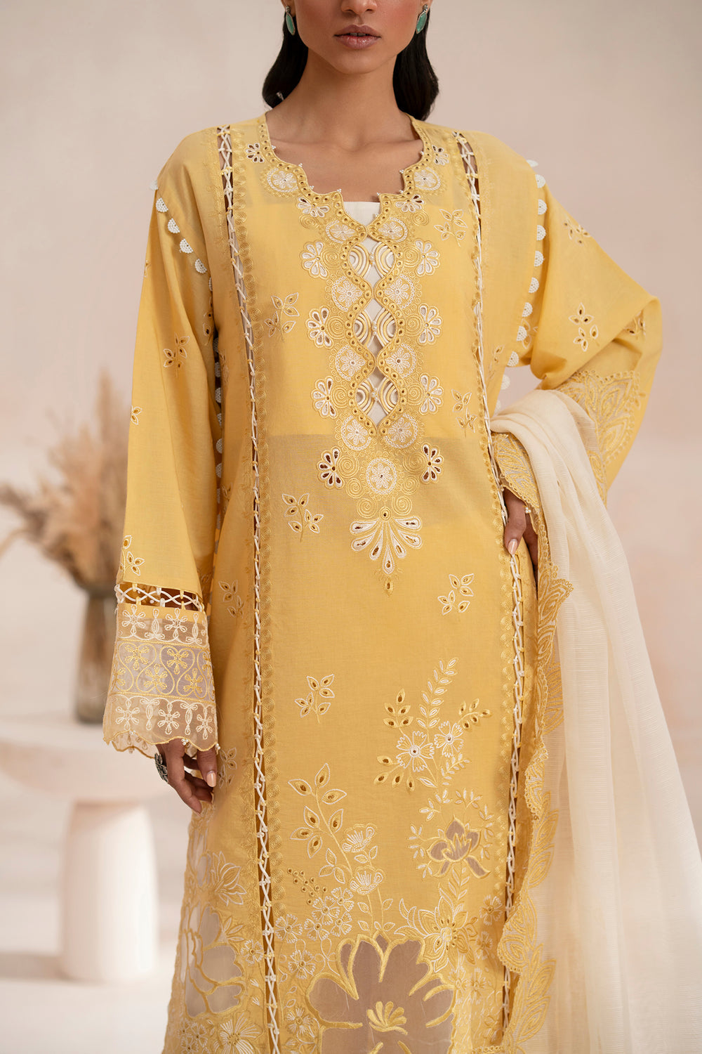ETHNC WOMEN EMBROIDERED SUIT