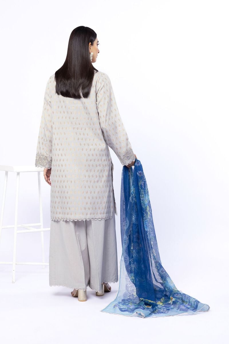 Embroidered | Jacquard
Fabrics 3 Piece