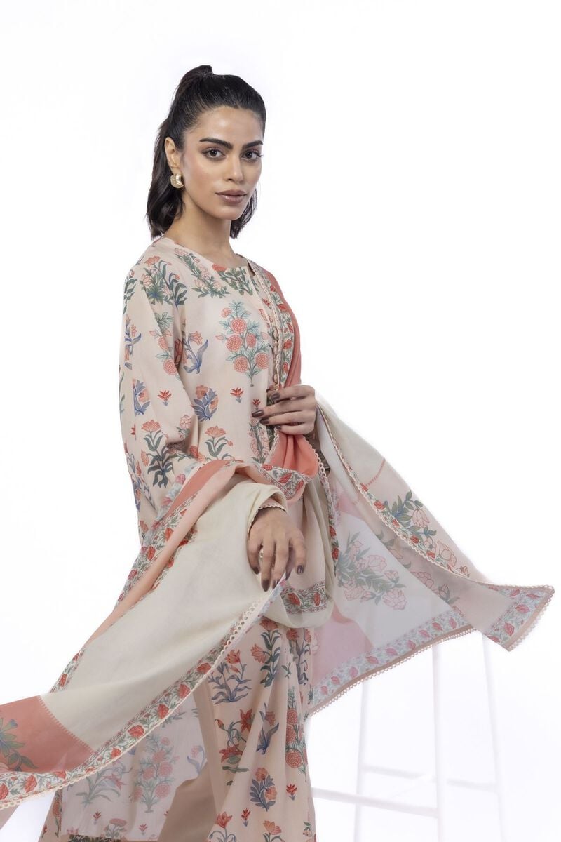Printed | Lawn
Fabrics 3 Piece