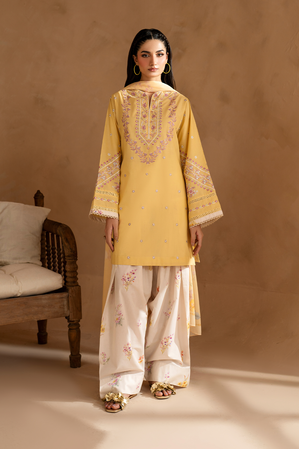 IZNIK UE-473 EMBROIDERED LAWN