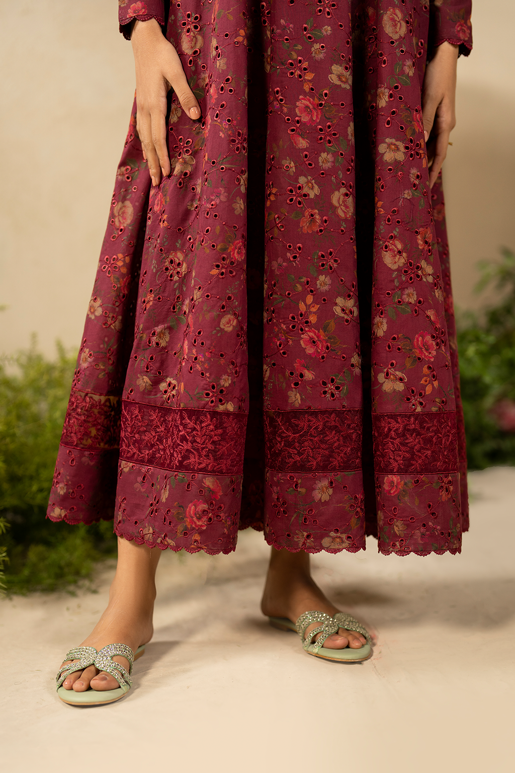IZNIK EFL-10 EMBROIDERED LAWN