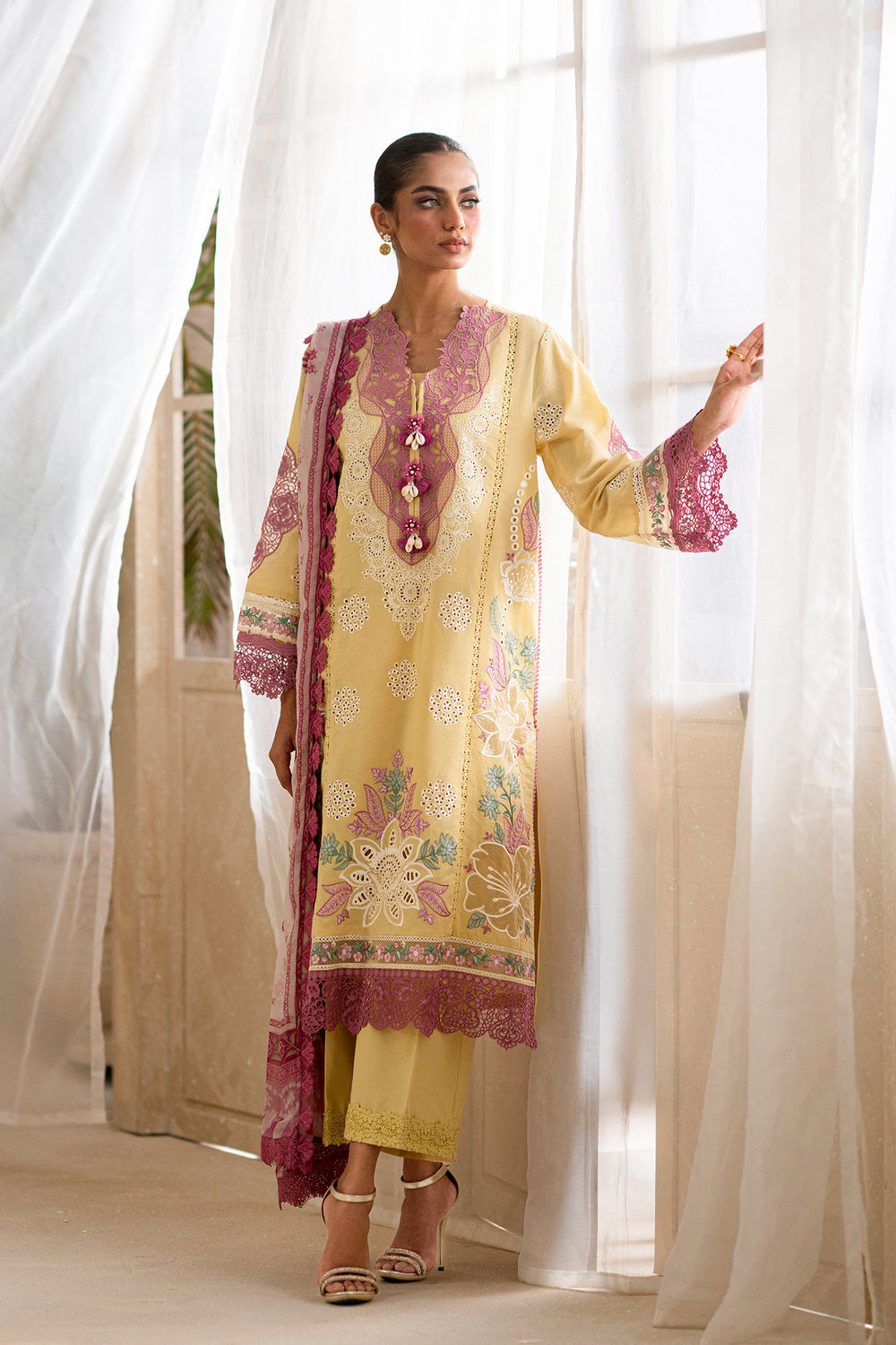 ETHNC WOMEN EMBROIDERED LAWN SUIT