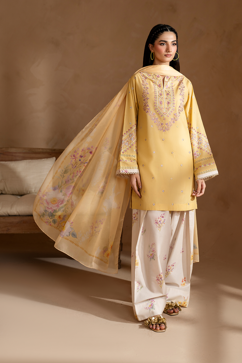 IZNIK UE-473 EMBROIDERED LAWN
