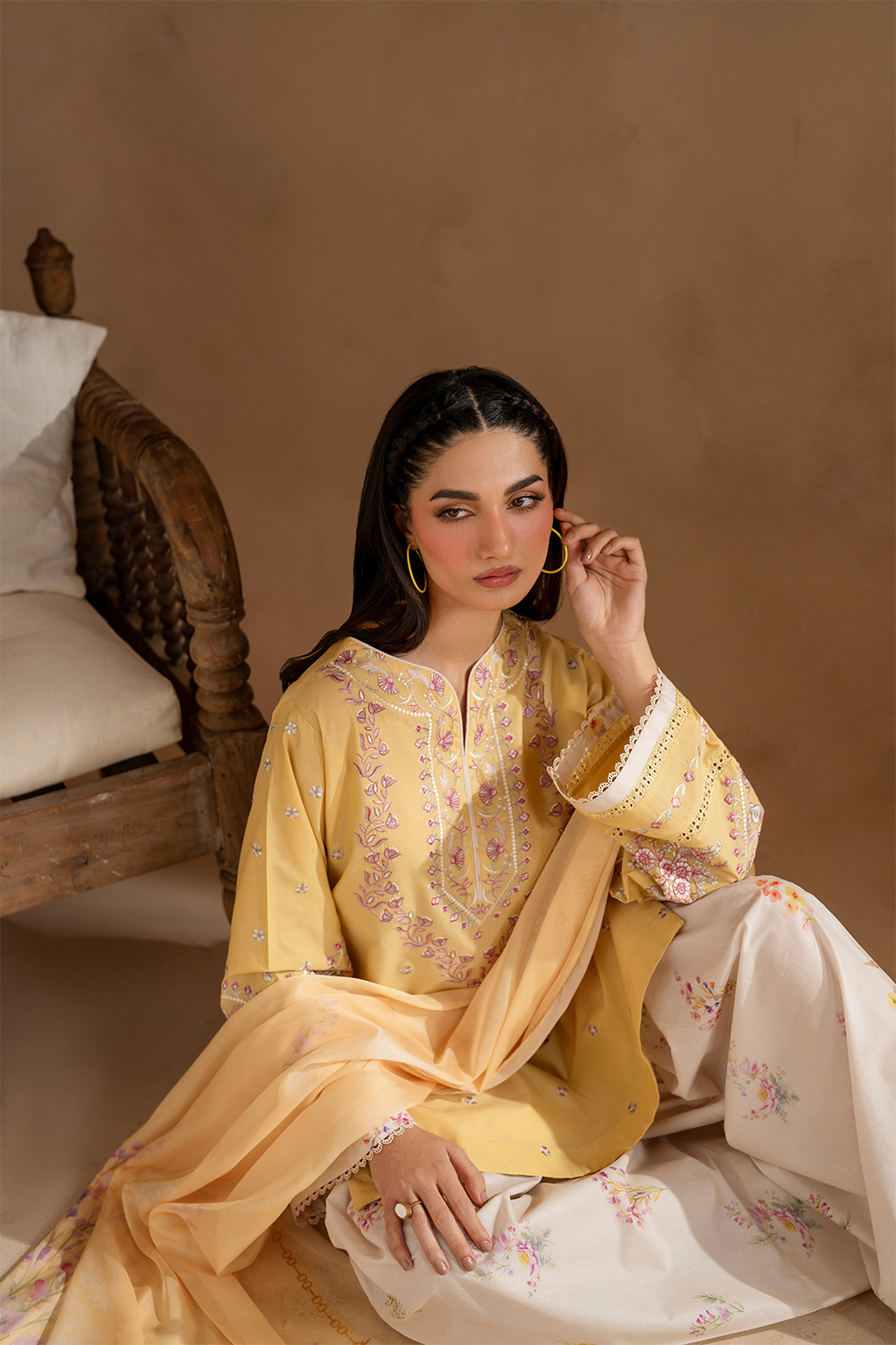 IZNIK UE-473 EMBROIDERED LAWN