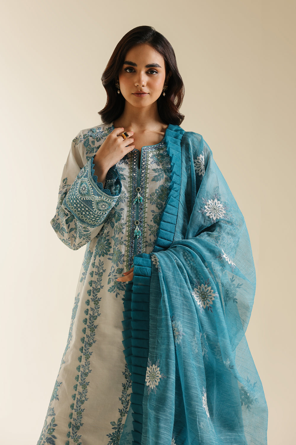 ETHNC WOMEN EMBROIDERED SUIT