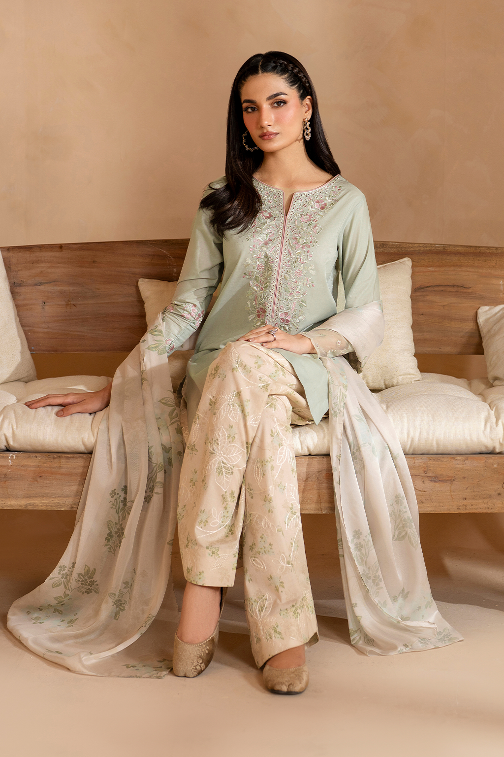 IZNIK UE-472 EMBROIDERED LAWN