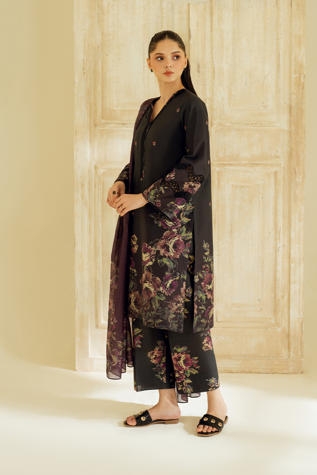 IZNIK UE-449 PRINTED LAWN