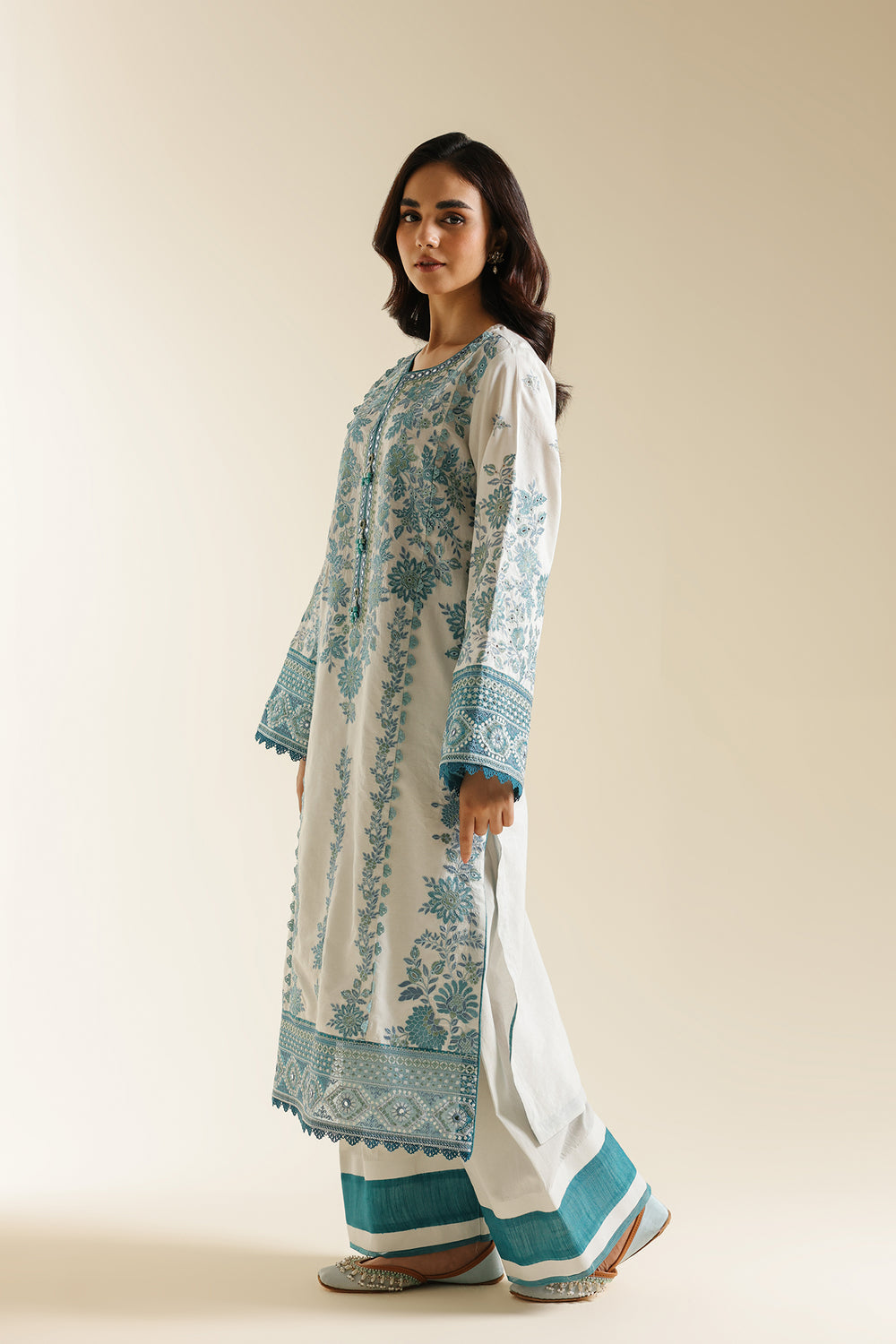 ETHNC WOMEN EMBROIDERED SUIT