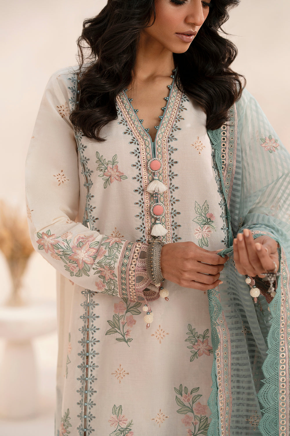 ETHNC WOMEN EMBROIDERED SUIT