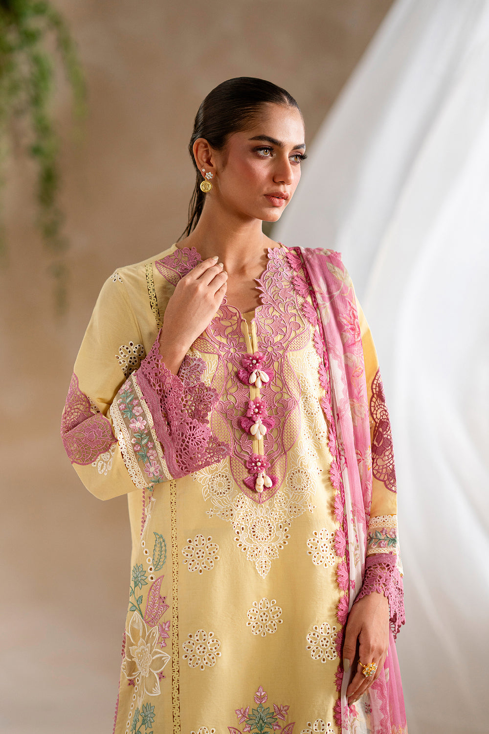 ETHNC WOMEN EMBROIDERED LAWN SUIT