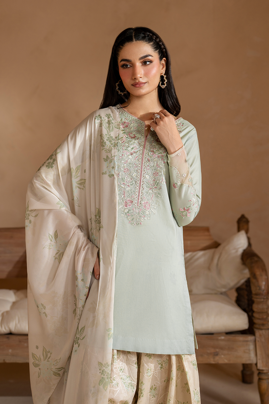 IZNIK UE-472 EMBROIDERED LAWN