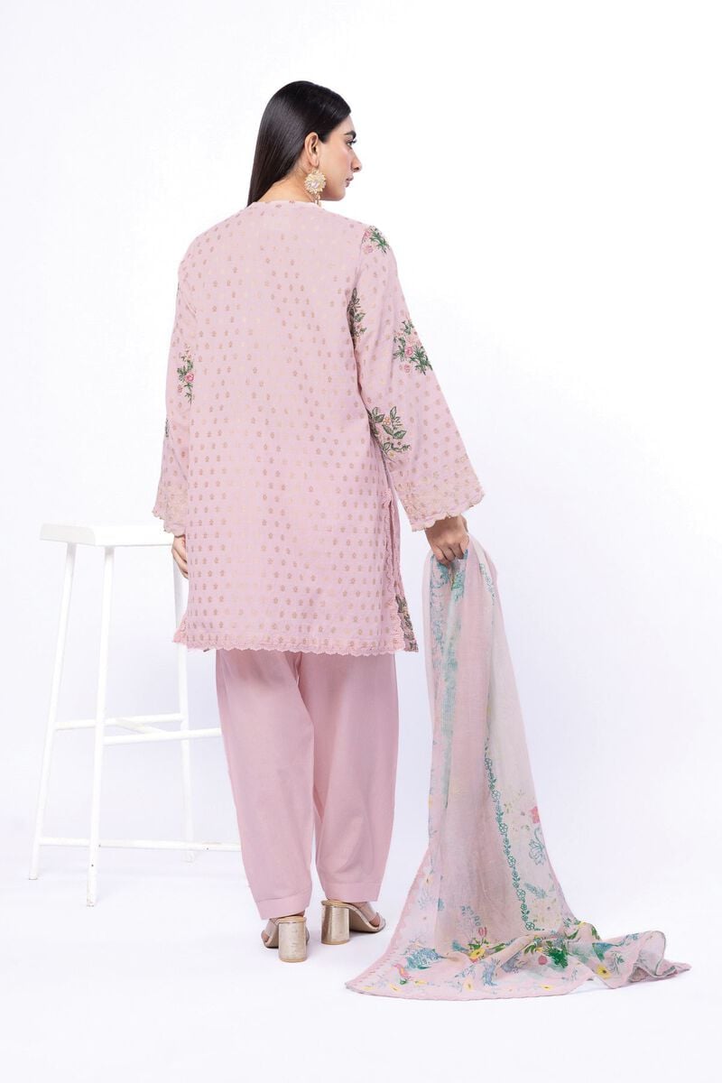 Embroidered | Jacquard
Fabrics 3 Piece