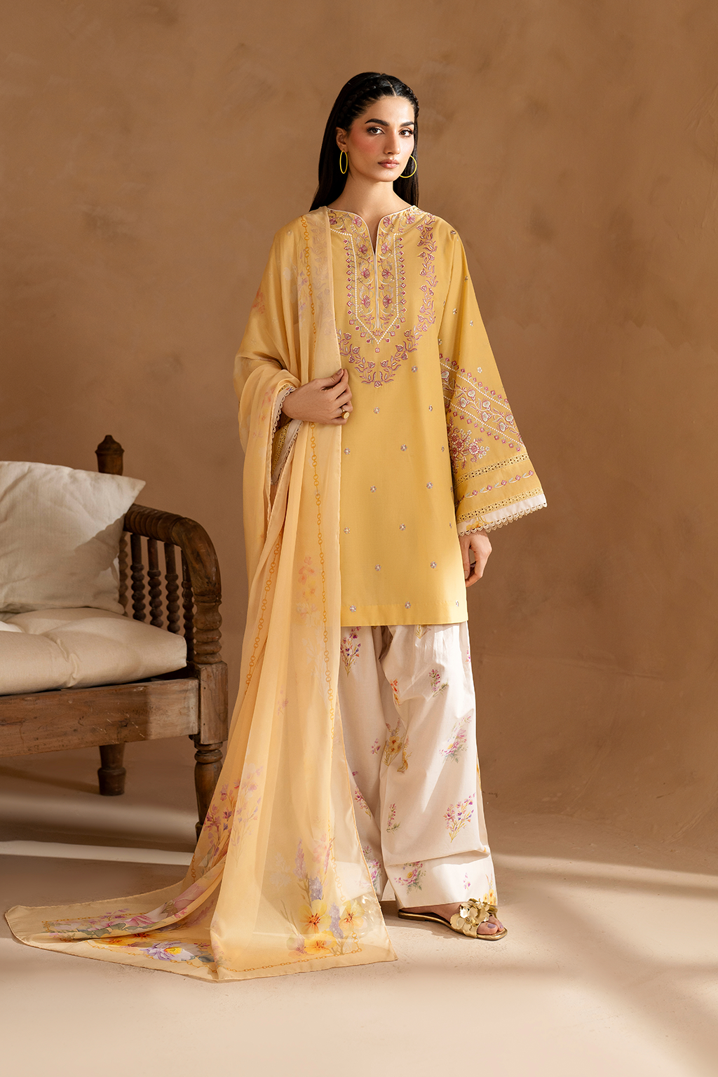 IZNIK UE-473 EMBROIDERED LAWN