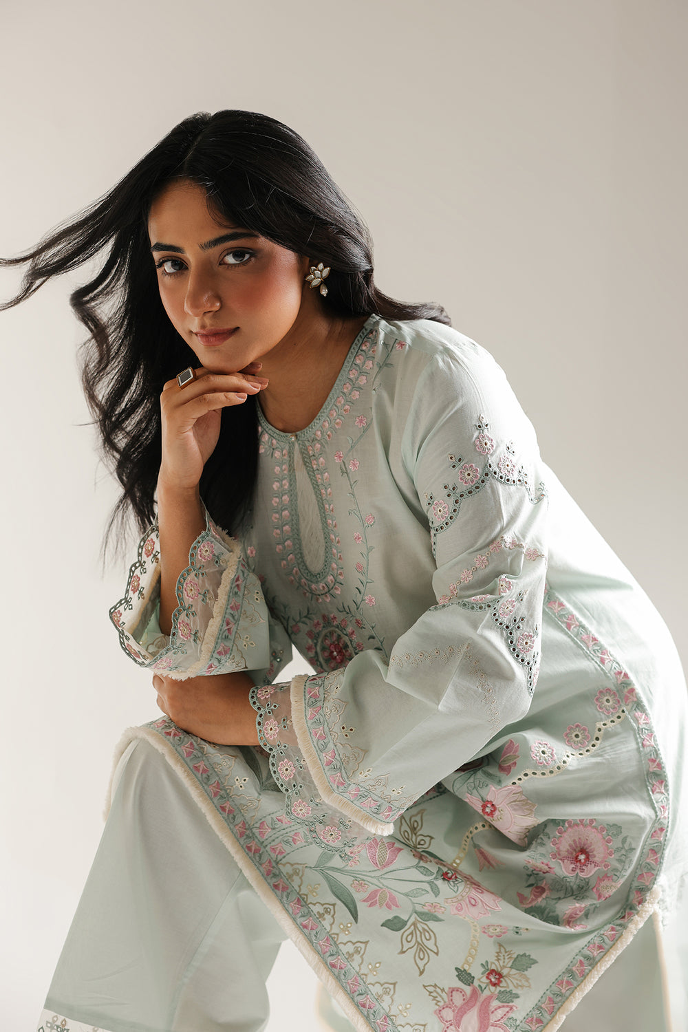 ETHNC WOMEN EMBROIDERED SUIT