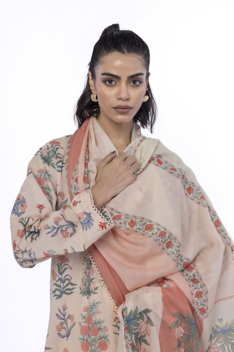 Printed | Lawn
Fabrics 3 Piece