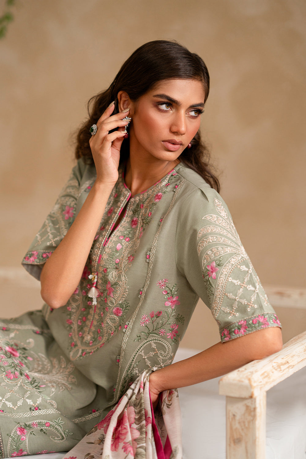 ETHNC WOMEN EMBROIDERED LAWN SUIT