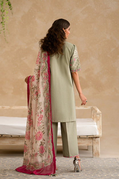 ETHNC WOMEN EMBROIDERED LAWN SUIT