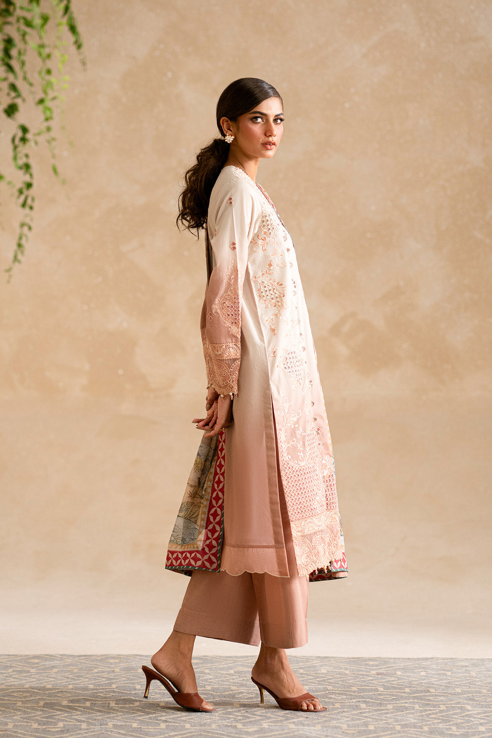 ETHNC WOMEN EMBROIDERED LAWN SUIT