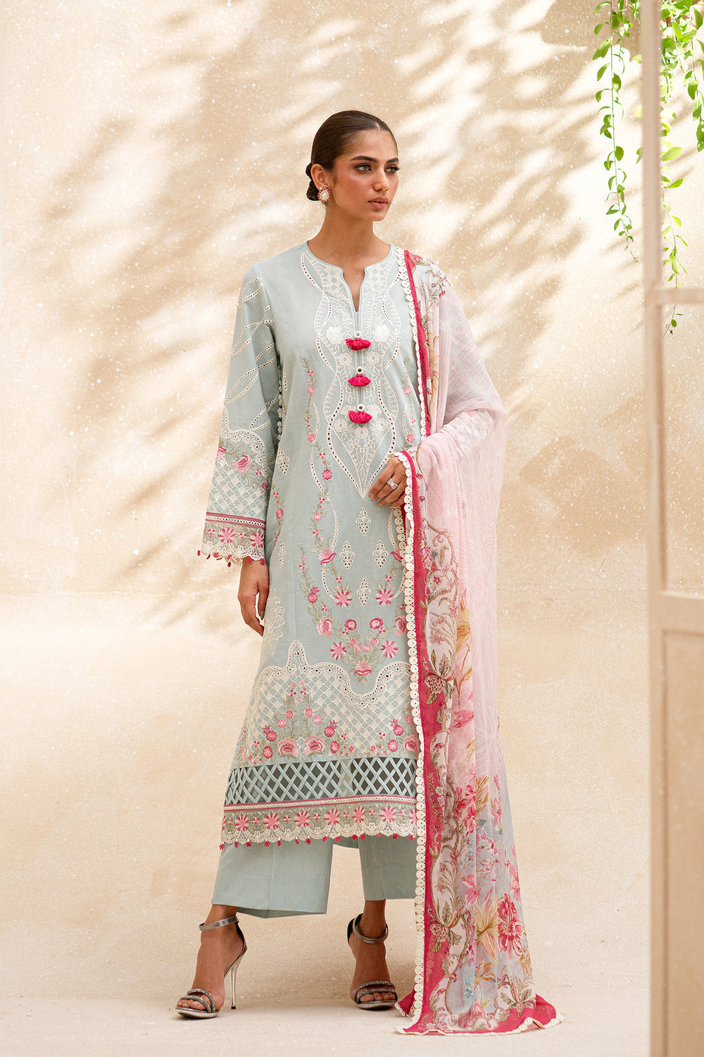 ETHNC WOMEN EMBROIDERED LAWN SUIT