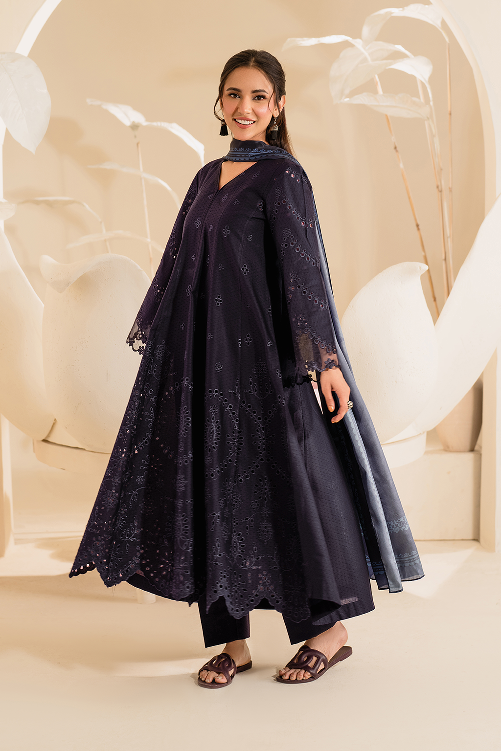 IZNIK UE-427 EMBROIDERED TEXTURED LAWN